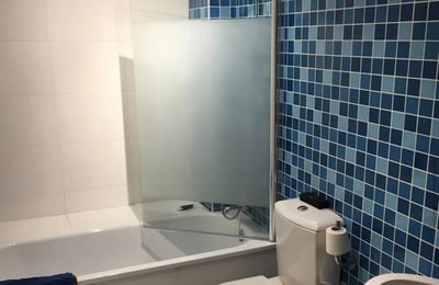 Rental of a spacious 2-bedroom apartment, 104 m², Alicante, Spain